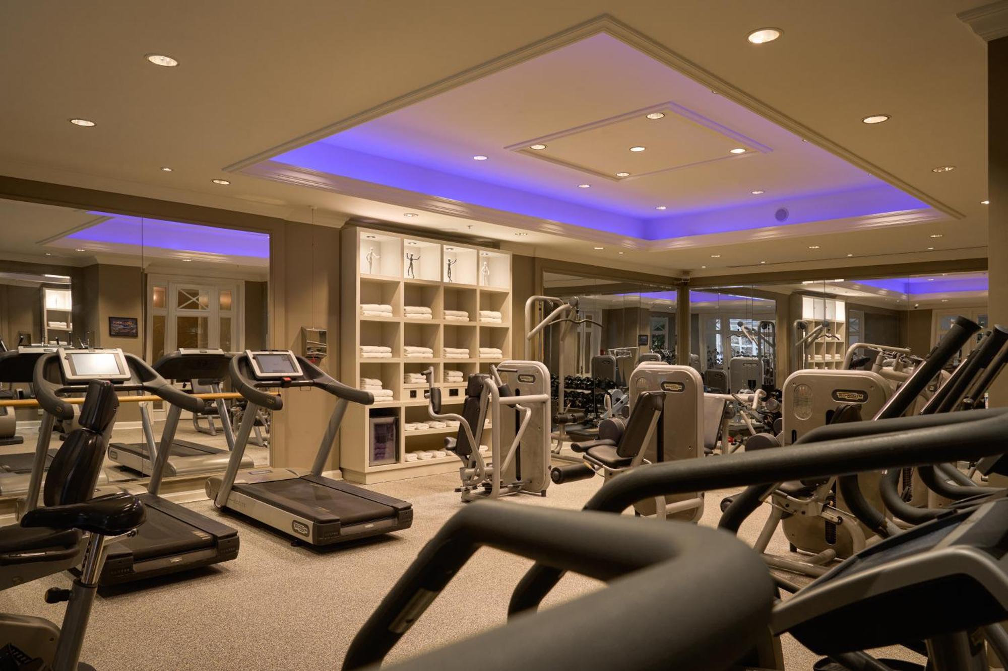 都柏林洲际酒店 外观 照片 A gym in a hotel